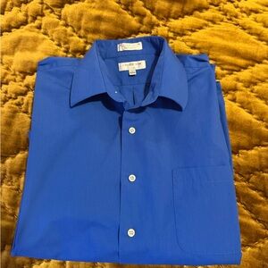 Claiborne Classic Blue Men's Button-Down Casual Shirt